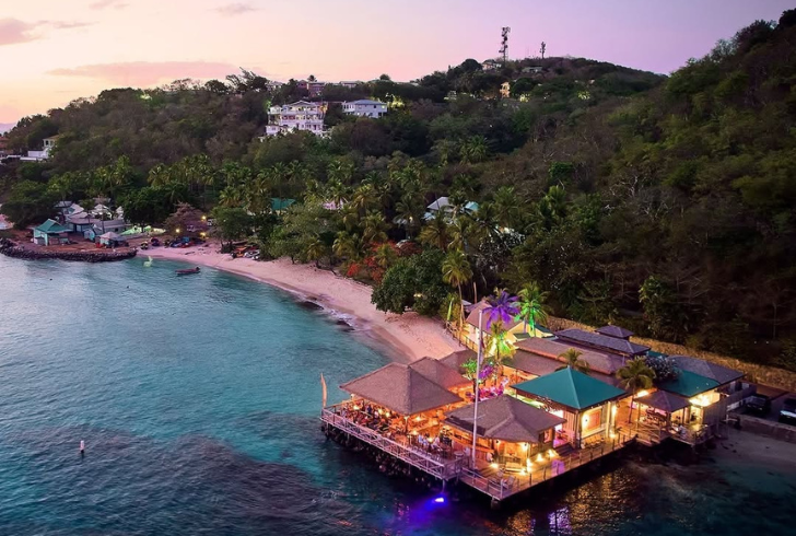 Basil’s Bar Evening in Britannia Bay