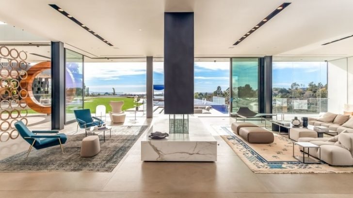 The Prince can also enjoy lounging in the master bedroom's balcony while having an overlooking view of his massive 22,000 square feet property.